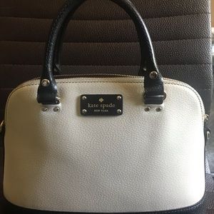 Kate spade black and beige color